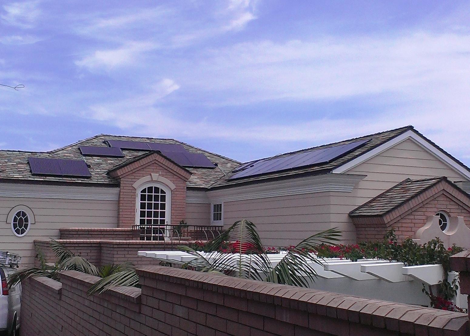 La Jolla 92037 - Residential 9.7 kW - Solarworld collectors & Enphase microinverters