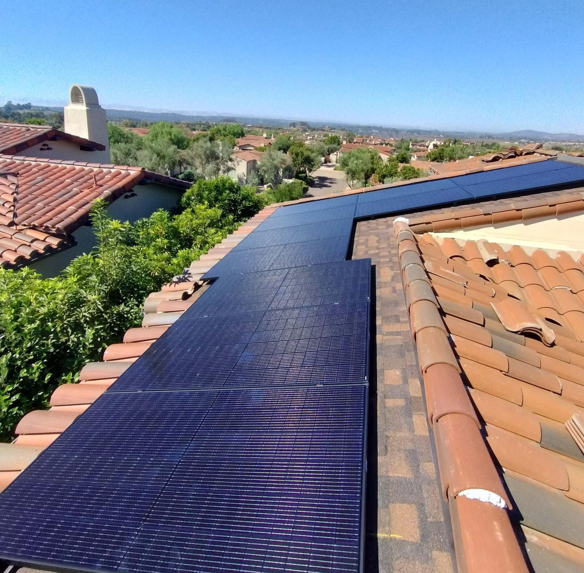 Santaluz - Silfab array on terracotta roof