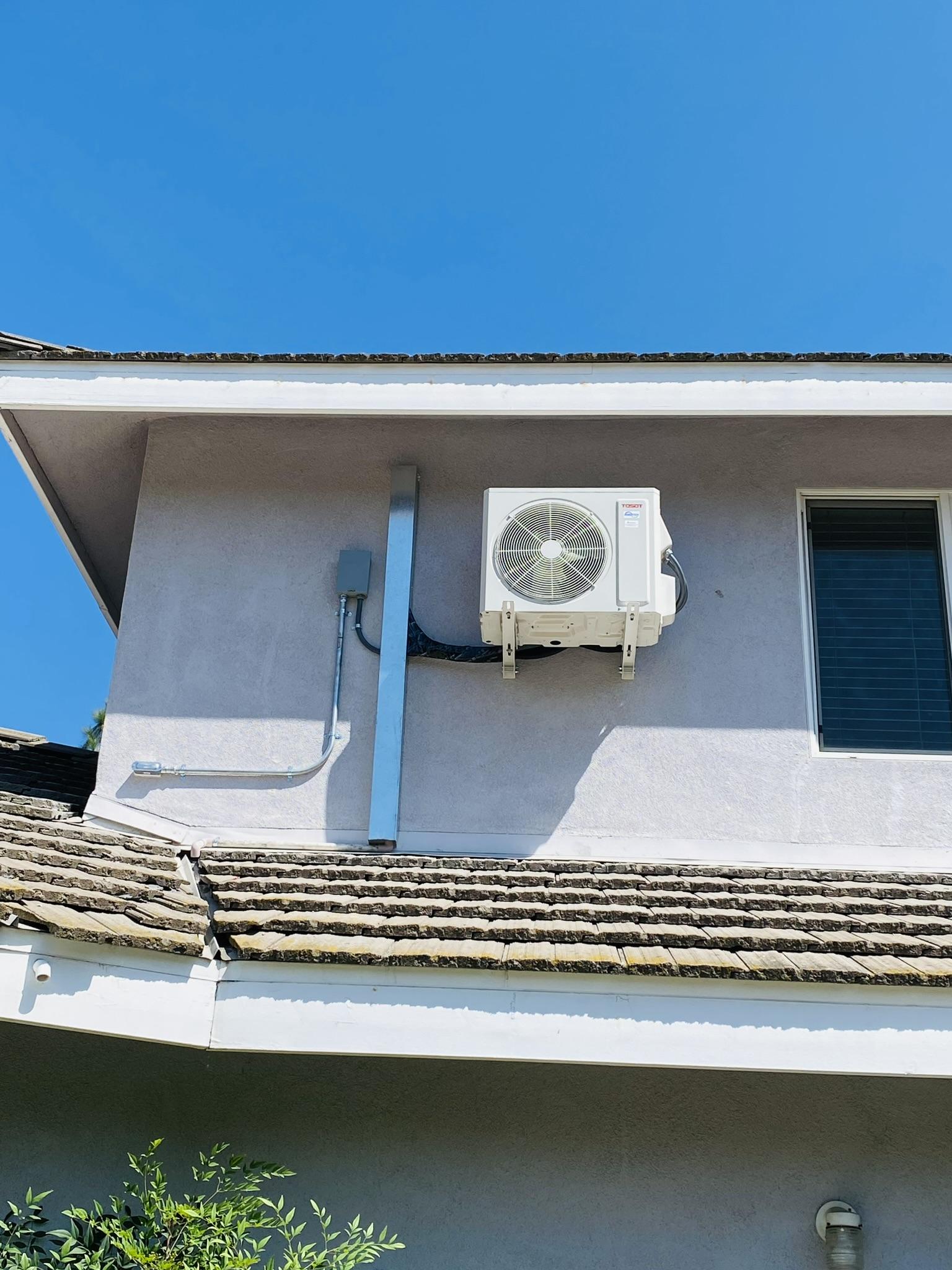 Example of a High wall mounted  Minisplit heat pump