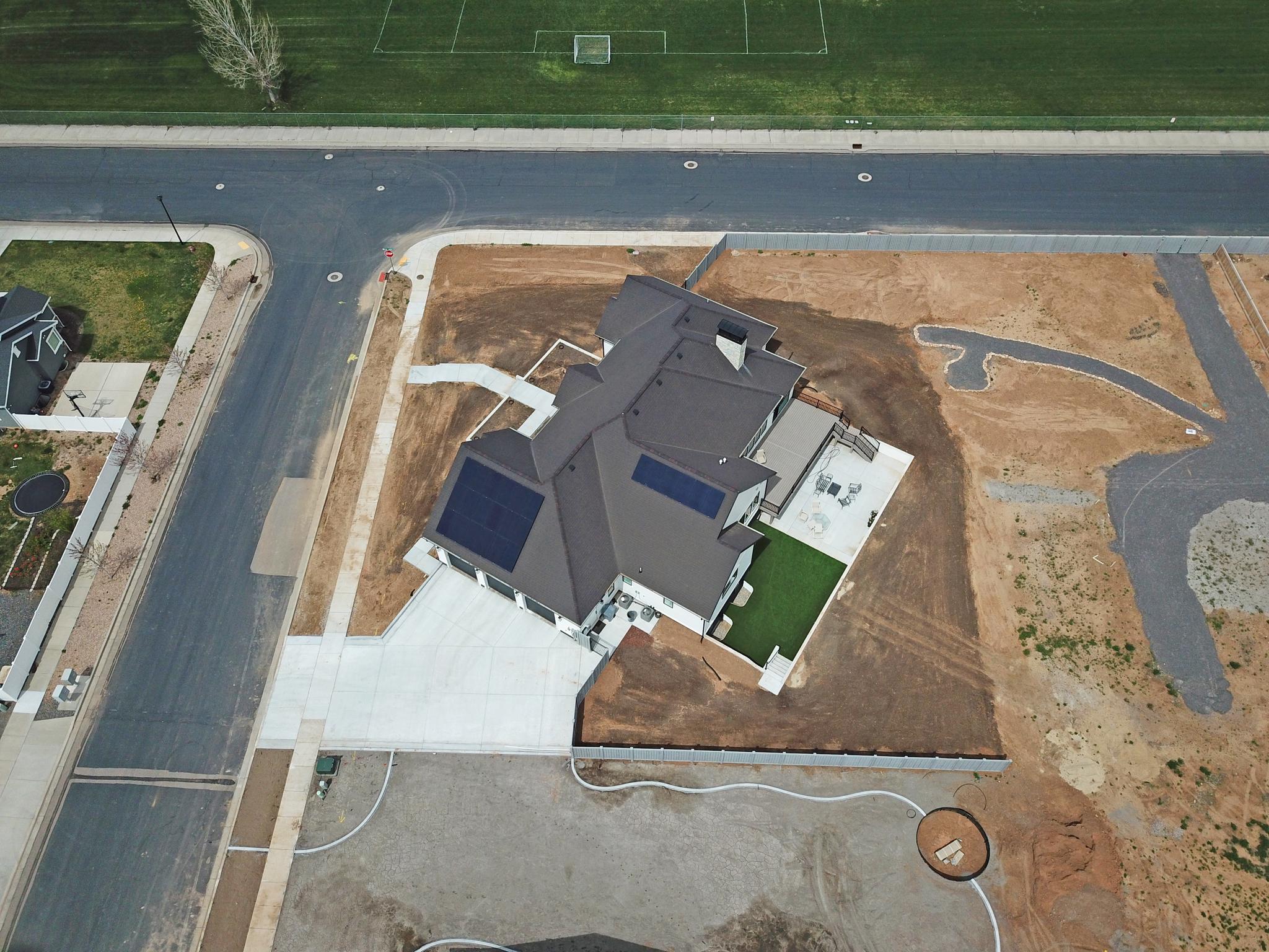 Mapleton | 24 REC Panels