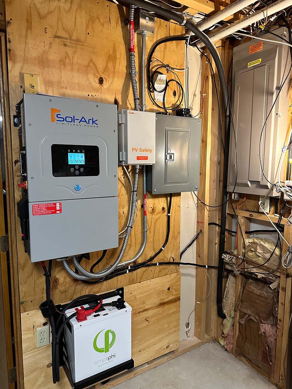 SolArk with SimplPhi Battery