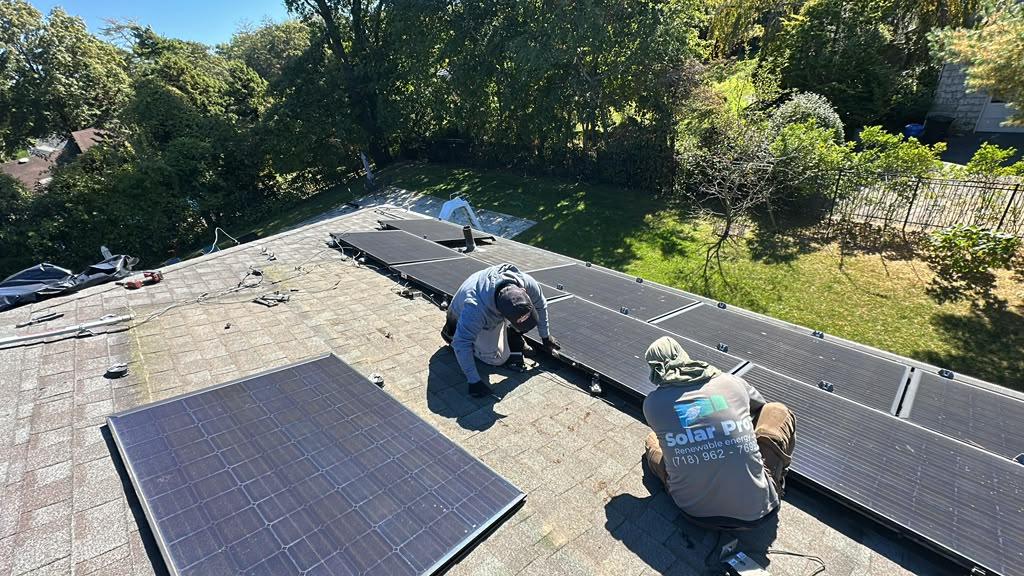 Our Solar Pro crew installing a rooftop solar system