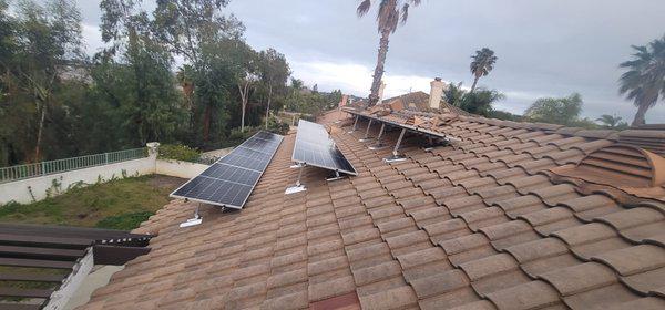 Reverse tilt racking is available if using a north facing roof