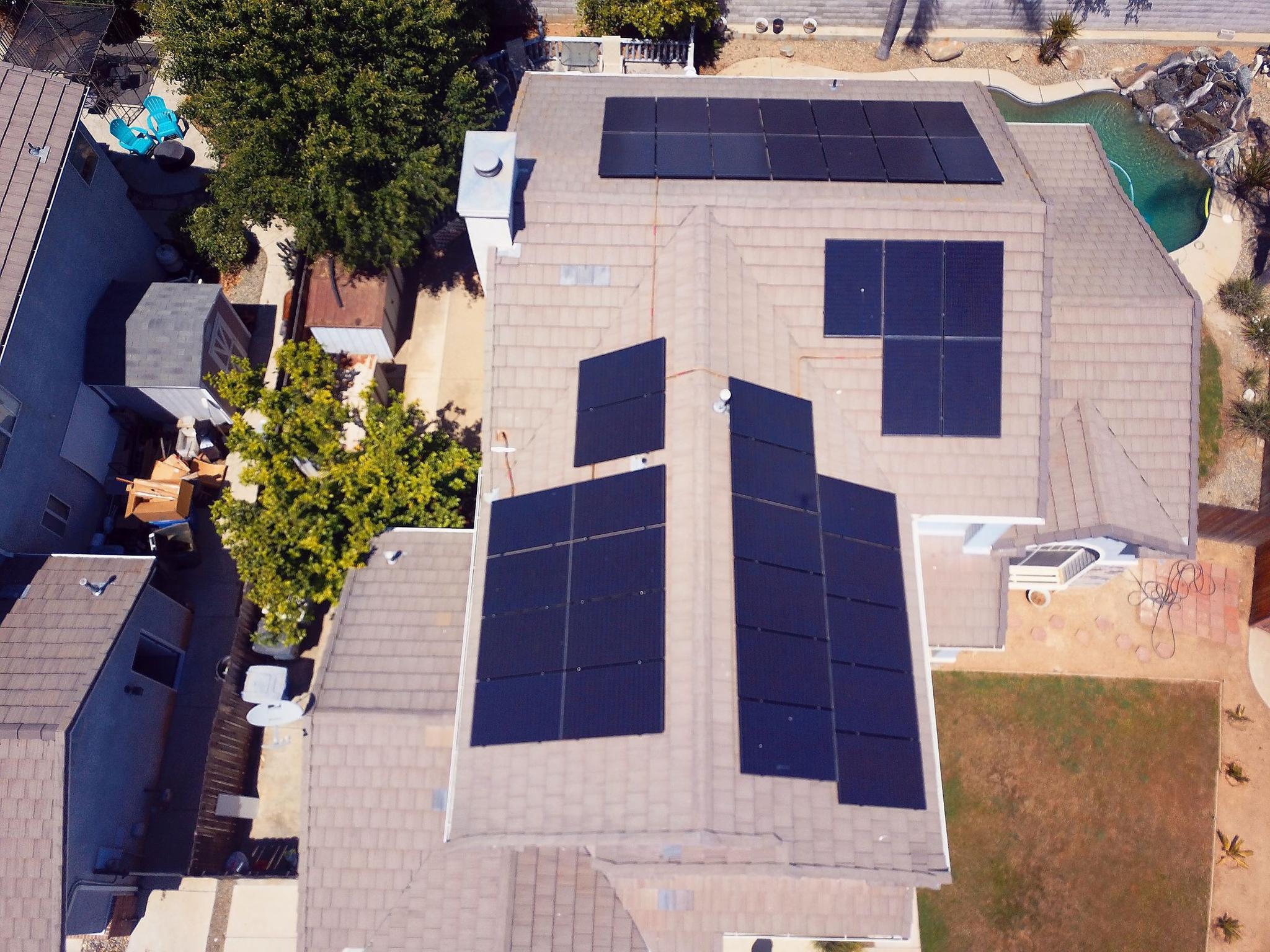 12 kW  17,784 kWh System