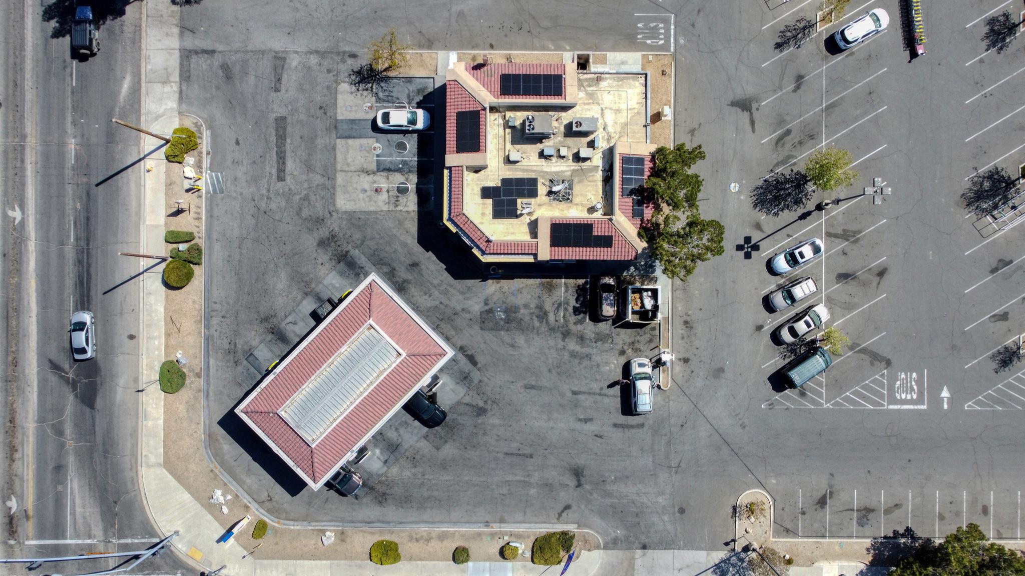 ARCO, Apple Valley - A solar panel system with a system size of 9.62 kW