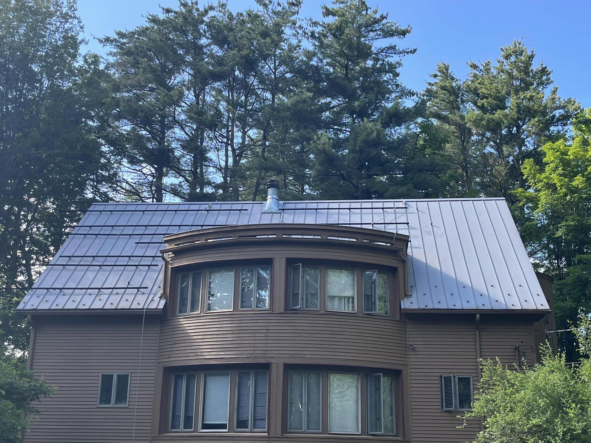 11.2kW Standing Seam Metal Roof Qcell System