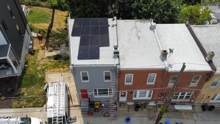 5 kW Sunpower installation in Roxborough, PA.