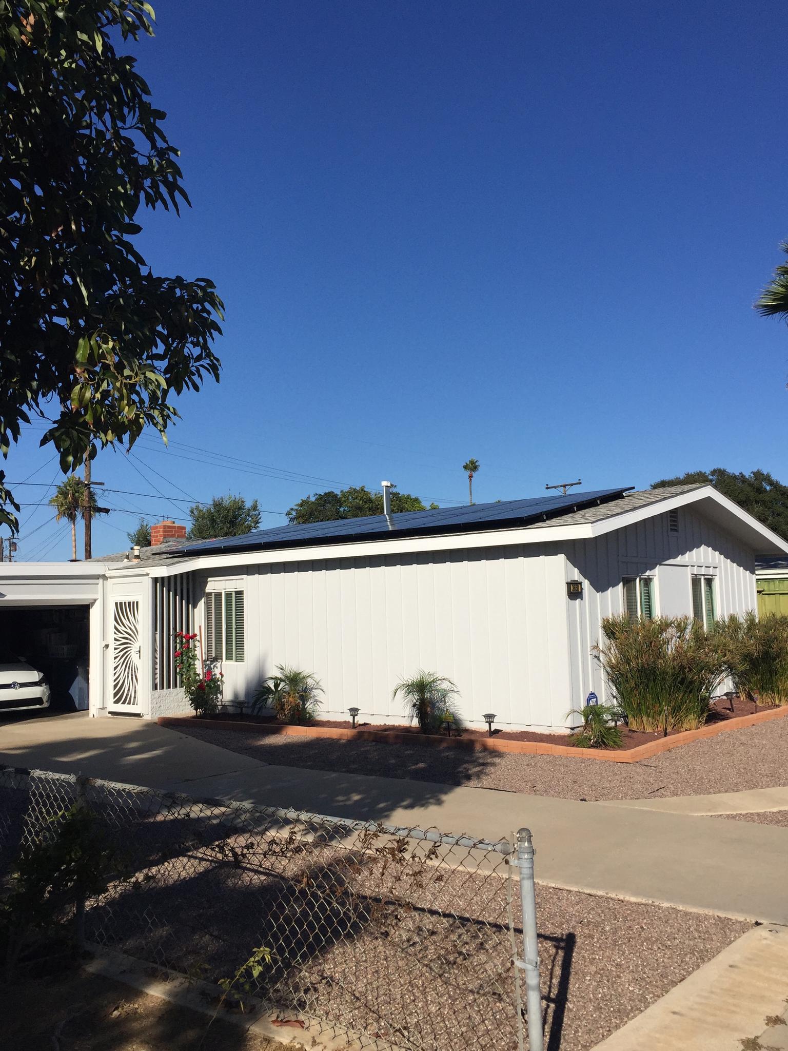 4.8kW, (16) LG 300's with SolarEdge