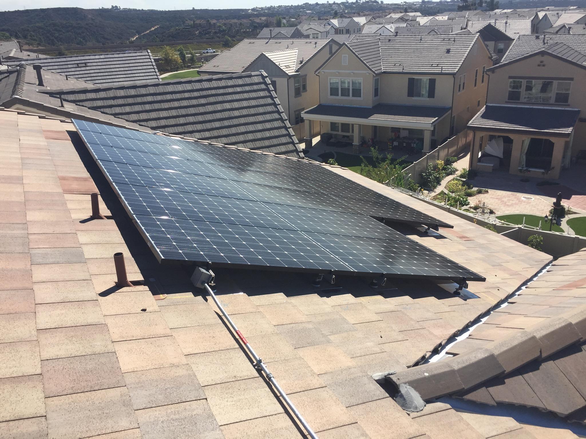 4.8kW, (16) LG 300's with SolarEdge