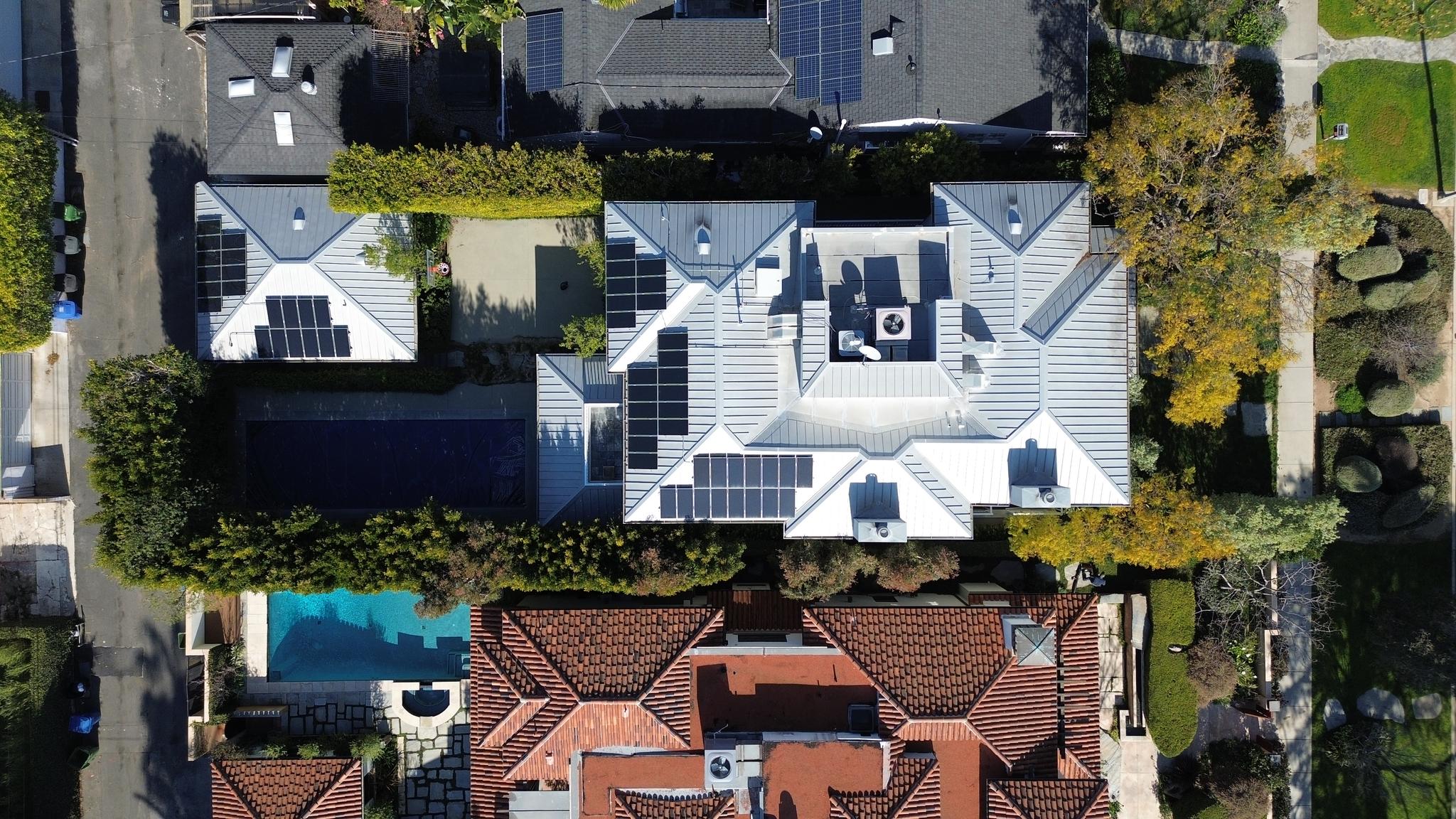 Santa Monica - Metal Roof