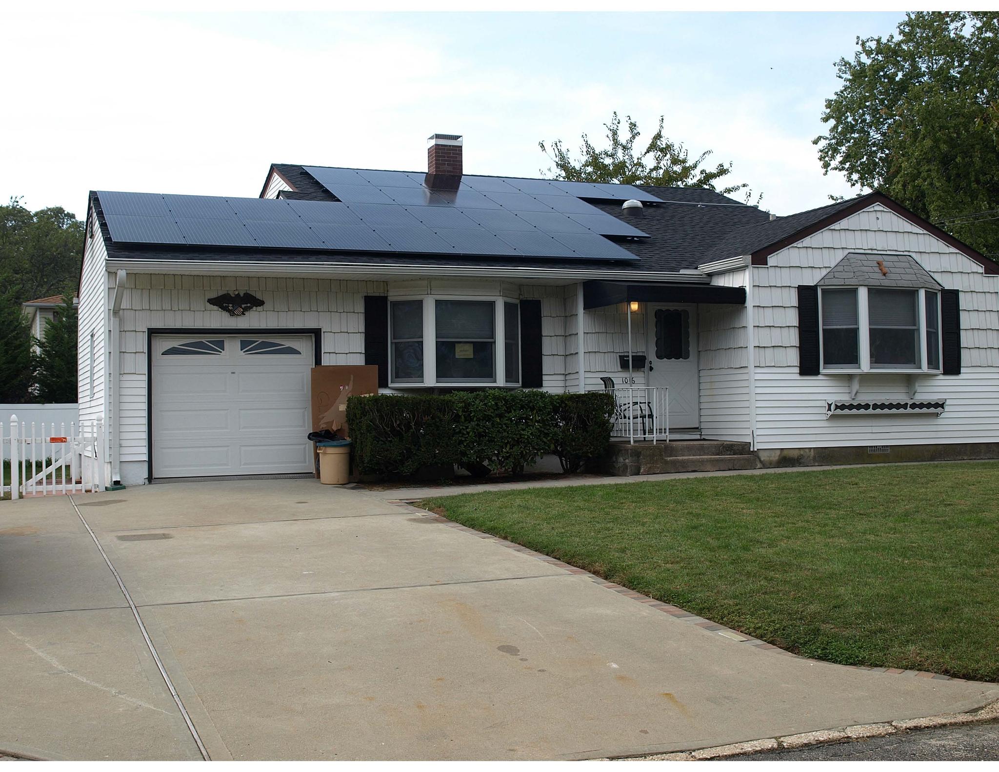 All Black Panels - Bay Shore, NY