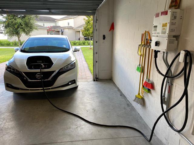 SolarEdge Inverter W/ Built In EV Charger